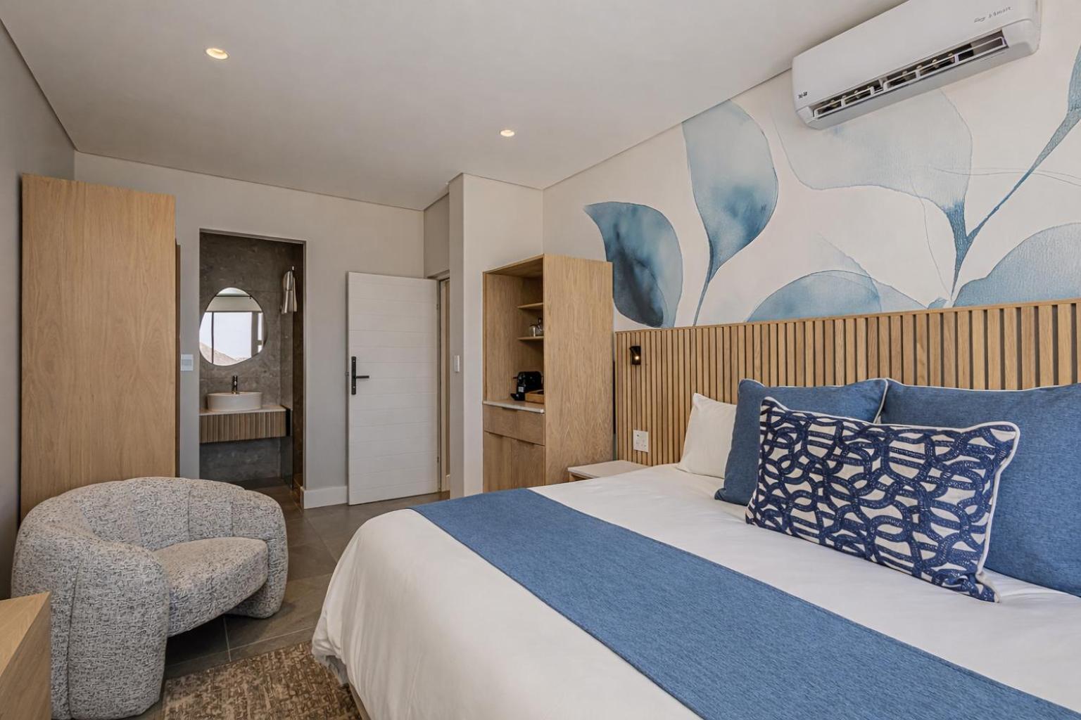 Premier Room,1743354130:JPEG